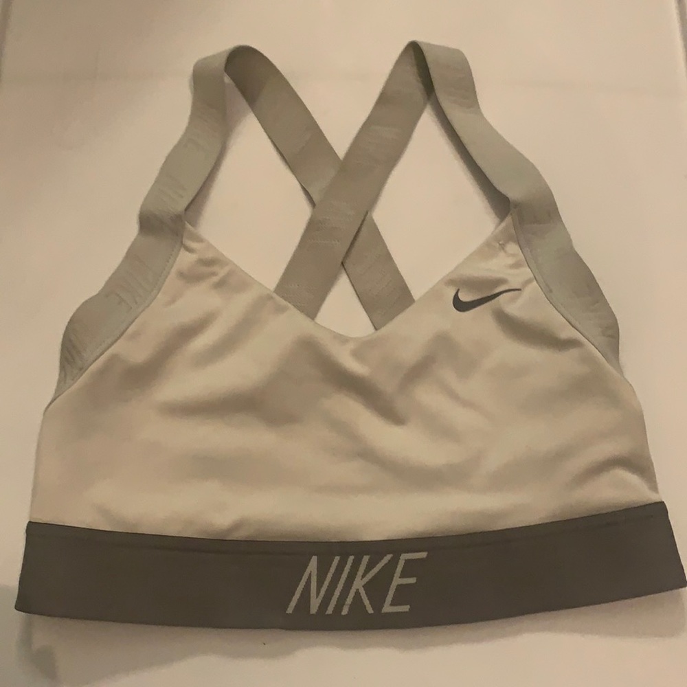 nike dri-fit sports bra small